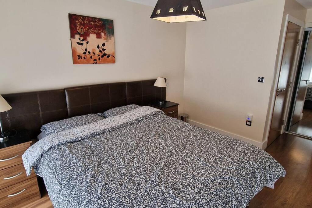 2 Bedroom Centre Apartment *